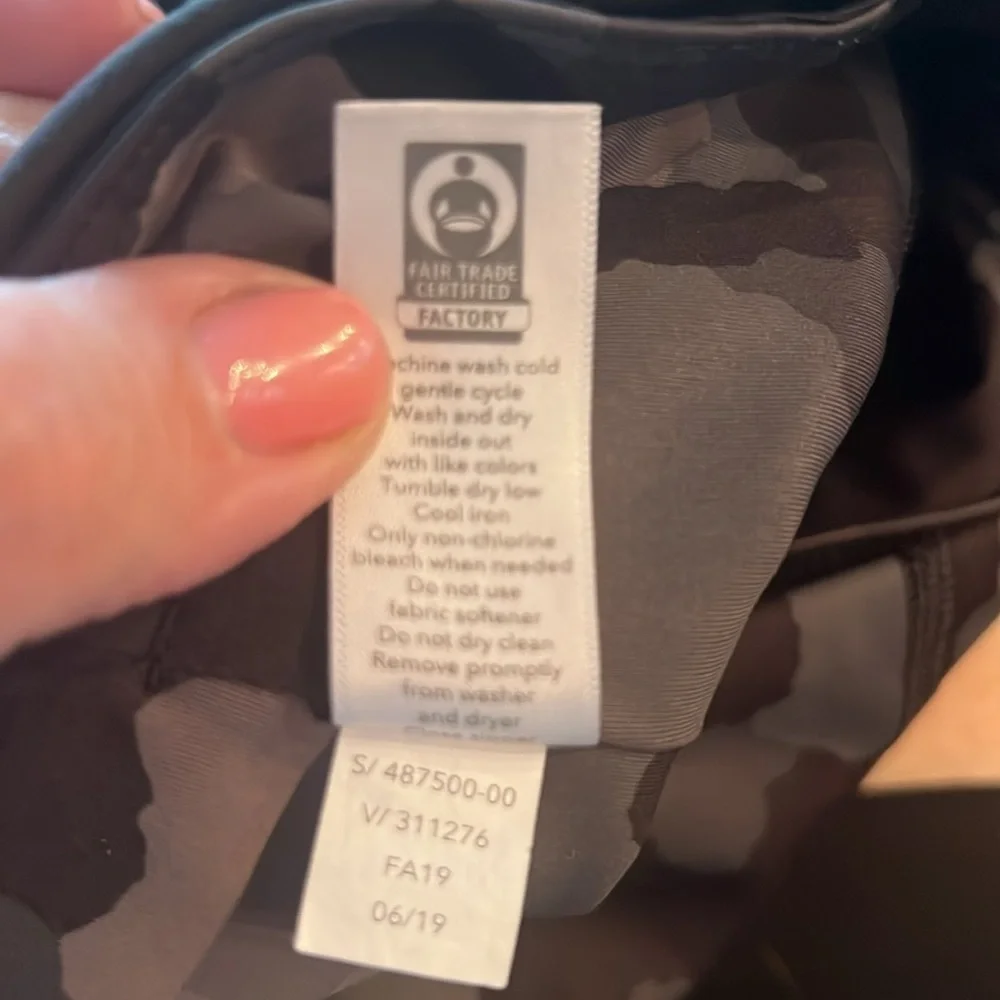 ATHLETA Lightening Camo Print 7/8 Tight